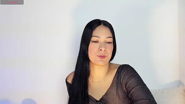 Snapshot of bella_hadid1_ chatting on June 21, 2026, 6:27 am bella hadid1 online show from June 21, 2026, 6:27 am