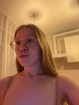 Eva Weyne online show from December 18, 2024, 3:26 am