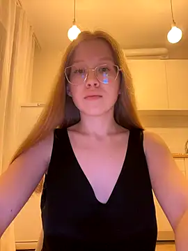 Eva Weyne online show from October 1, 2025, 6:03 pm