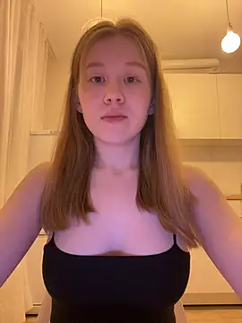 Snapshot of Eva_Weyne chatting on May 6, 2026, 9:20 pm Eva Weyne online show from May 6, 2026, 9:20 pm