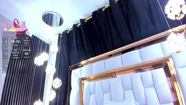 SarayRoyse online show from November 14, 2025, 7:34 pm