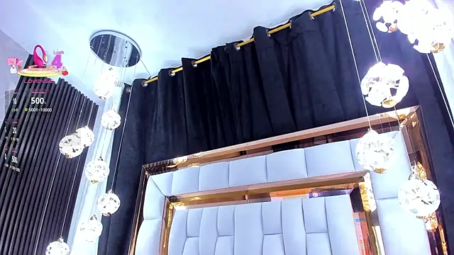 SarayRoyse online show from February 13, 2026, 7:43 pm