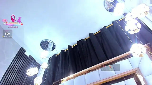 SarayRoyse online show from February 27, 2026, 7:36 pm