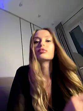 Snapshot of Sweet__Milly chatting on October 24, 2025, 2:46 pm Sweet Milly online show from October 24, 2025, 2:46 pm