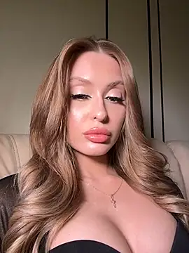 Sweet  Milly online show from February 15, 2026, 6:59 pm