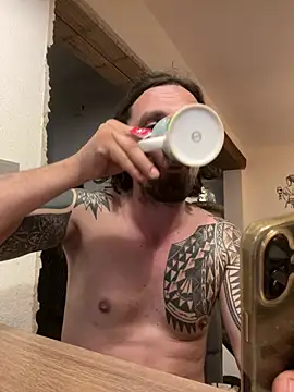 Heartbrakerx online show from April 3, 2026, 7:45 pm