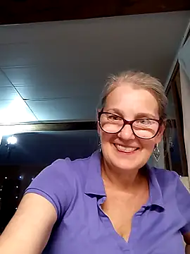 irinamaux online show from October 11, 2025, 5:22 pm