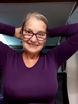 irinamaux online show from October 13, 2025, 5:18 am