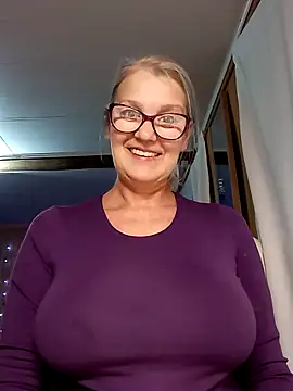 irinamaux online show from October 15, 2025, 6:46 am