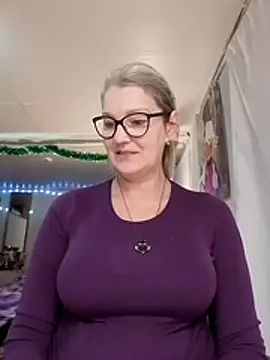 irinamaux online show from November 27, 2025, 6:26 am