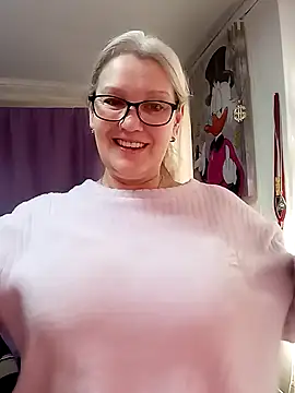 irinamaux online show from February 1, 2026, 10:47 am