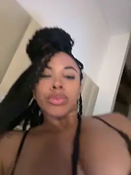 Brunettexio online show from February 22, 2025, 5:02 pm