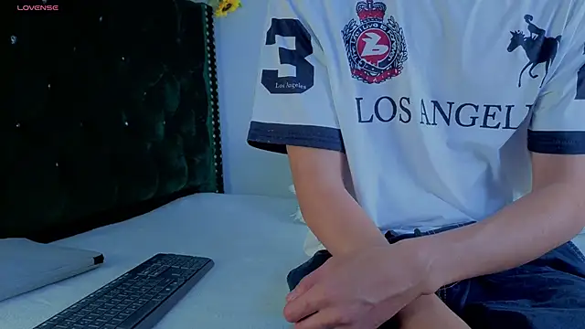 Levii Ackermann online show from March 4, 2026, 2:45 pm