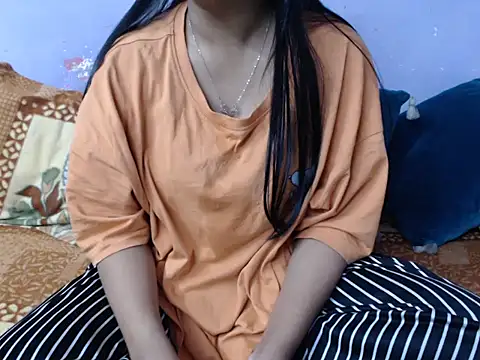 Snapshot of Freya_nia chatting on November 20, 2025, 6:35 am Freya nia online show from November 20, 2025, 6:35 am