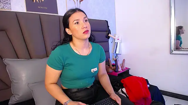Sofi Perez  online show from May 21, 2026, 11:17 am