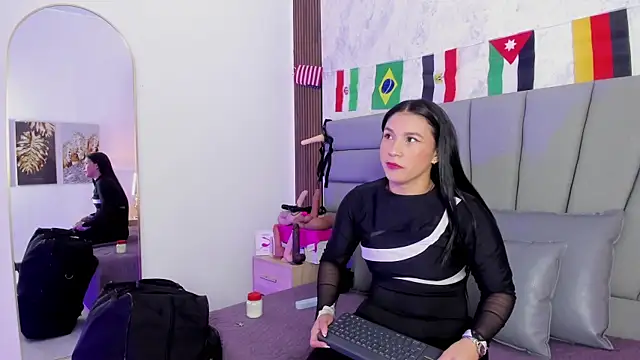 Sofi Perez  online show from June 24, 2026, 11:20 am