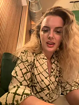 Snapshot of LexyGold chatting on October 10, 2025, 4:17 pm LexyGold online show from October 10, 2025, 4:17 pm