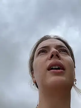 Snapshot of LexyGold chatting on October 27, 2025, 8:51 am LexyGold online show from October 27, 2025, 8:51 am