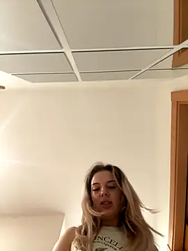 Snapshot of LexyGold chatting on November 7, 2025, 8:14 am LexyGold online show from November 7, 2025, 8:14 am