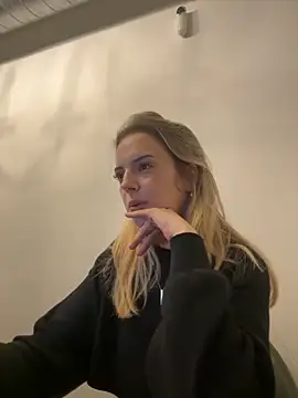 Snapshot of LexyGold chatting on November 14, 2025, 2:16 pm LexyGold online show from November 14, 2025, 2:16 pm