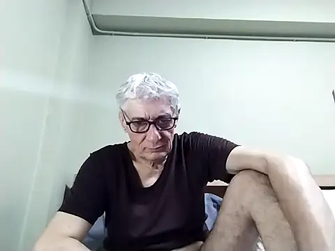 BIGUNCUTHARDCOCK online show from November 22, 2025, 1:43 pm