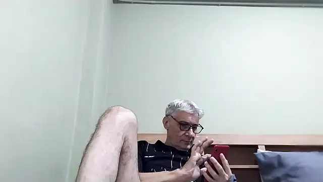 BIGUNCUTHARDCOCK online show from January 7, 2026, 1:19 am