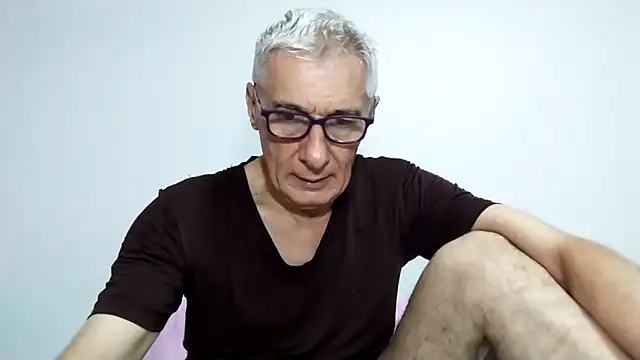 BIGUNCUTHARDCOCK online show from April 23, 2026, 12:34 am