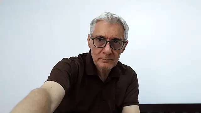 Snapshot of BIGUNCUTHARDCOCK chatting on May 15, 2026, 11:34 pm BIGUNCUTHARDCOCK online show from May 15, 2026, 11:34 pm