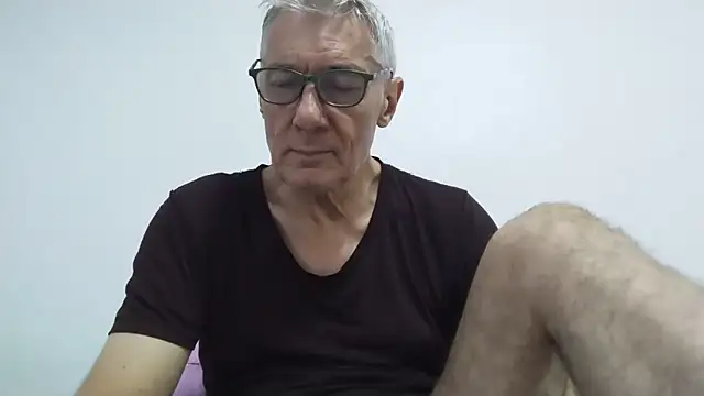 Snapshot of BIGUNCUTHARDCOCK chatting on June 2, 2026, 12:01 am BIGUNCUTHARDCOCK online show from June 2, 2026, 12:01 am