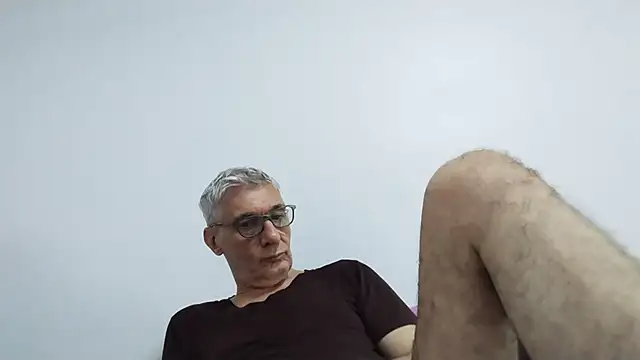 Snapshot of BIGUNCUTHARDCOCK chatting on June 9, 2026, 12:11 am BIGUNCUTHARDCOCK online show from June 9, 2026, 12:11 am