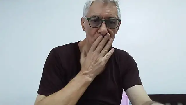 Snapshot of BIGUNCUTHARDCOCK chatting on June 14, 2026, 2:24 am BIGUNCUTHARDCOCK online show from June 14, 2026, 2:24 am