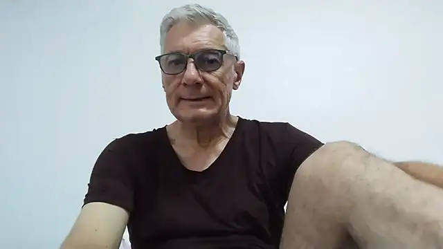 Snapshot of BIGUNCUTHARDCOCK chatting on June 17, 2026, 1:30 am BIGUNCUTHARDCOCK online show from June 17, 2026, 1:30 am