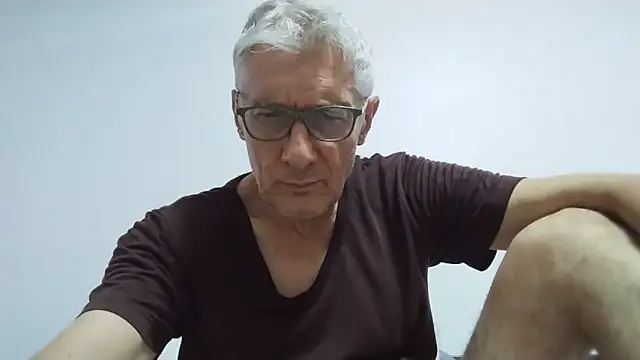 Snapshot of BIGUNCUTHARDCOCK chatting on June 18, 2026, 9:14 am BIGUNCUTHARDCOCK online show from June 18, 2026, 9:14 am