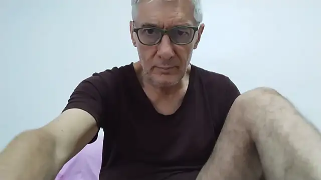 Snapshot of BIGUNCUTHARDCOCK chatting on June 21, 2026, 12:13 am BIGUNCUTHARDCOCK online show from June 21, 2026, 12:13 am