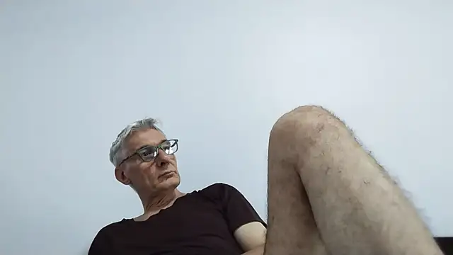 Snapshot of BIGUNCUTHARDCOCK chatting on June 25, 2026, 12:10 am BIGUNCUTHARDCOCK online show from June 25, 2026, 12:10 am