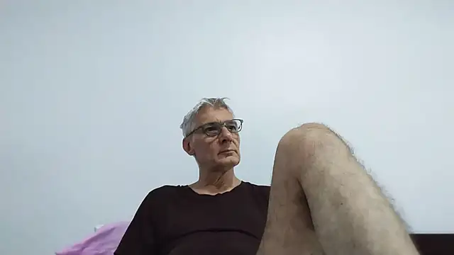 Snapshot of BIGUNCUTHARDCOCK chatting on June 26, 2026, 12:04 am BIGUNCUTHARDCOCK online show from June 26, 2026, 12:04 am