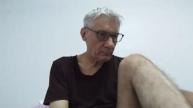 Snapshot of BIGUNCUTHARDCOCK chatting on June 29, 2026, 12:17 am BIGUNCUTHARDCOCK online show from June 29, 2026, 12:17 am