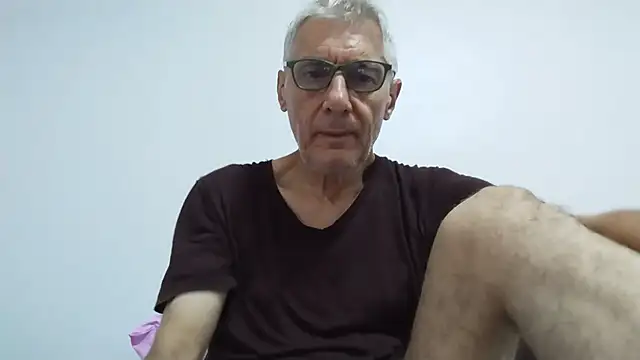 Snapshot of BIGUNCUTHARDCOCK chatting on July 8, 2026, 12:04 am BIGUNCUTHARDCOCK online show from July 8, 2026, 12:04 am