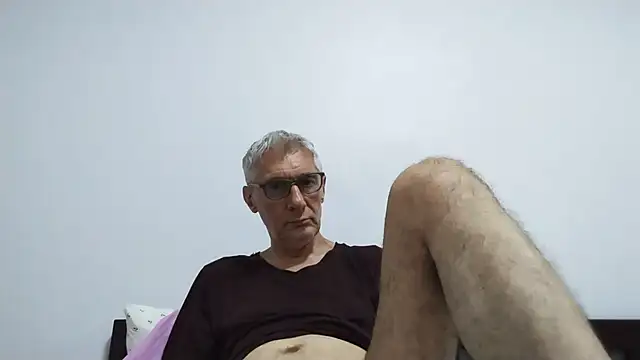 Snapshot of BIGUNCUTHARDCOCK chatting on July 22, 2026, 12:24 am BIGUNCUTHARDCOCK online show from July 22, 2026, 12:24 am