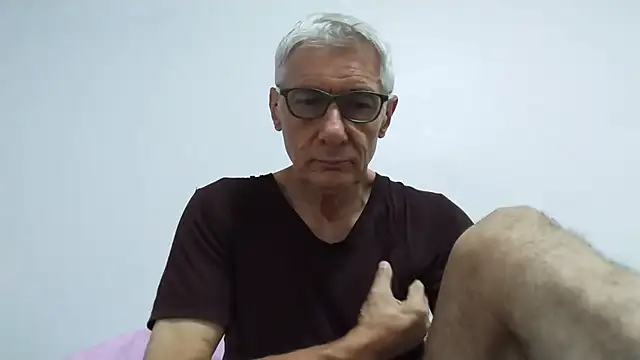 Snapshot of BIGUNCUTHARDCOCK chatting on July 25, 2026, 11:57 pm BIGUNCUTHARDCOCK online show from July 25, 2026, 11:57 pm