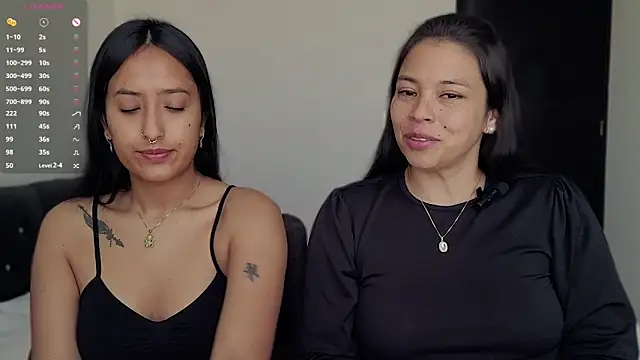 Snapshot of 2SummerLove1 chatting on December 17, 2024, 12:43 pm 2SummerLove1 online show from December 17, 2024, 12:43 pm