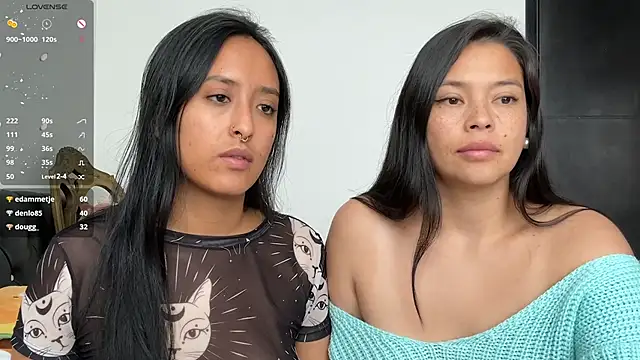 Snapshot of 2SummerLove1 chatting on February 19, 2025, 6:32 pm 2SummerLove1 online show from February 19, 2025, 6:32 pm