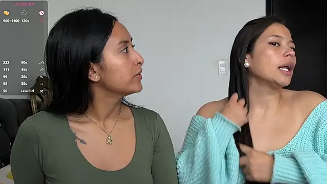 Snapshot of 2SummerLove1 chatting on March 6, 2025, 3:13 pm 2SummerLove1 online show from March 6, 2025, 3:13 pm