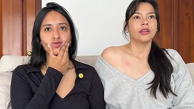 Snapshot of 2SummerLove1 chatting on October 25, 2025, 2:02 pm 2SummerLove1 online show from October 25, 2025, 2:02 pm