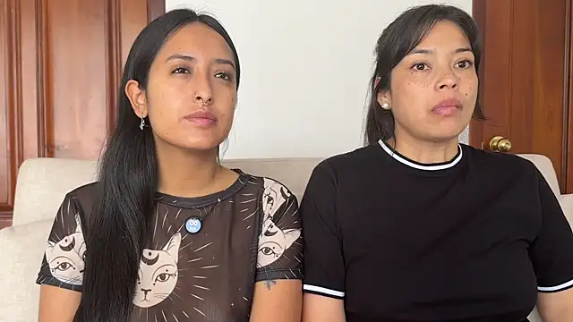 Snapshot of 2SummerLove1 chatting on October 27, 2025, 1:59 pm 2SummerLove1 online show from October 27, 2025, 1:59 pm