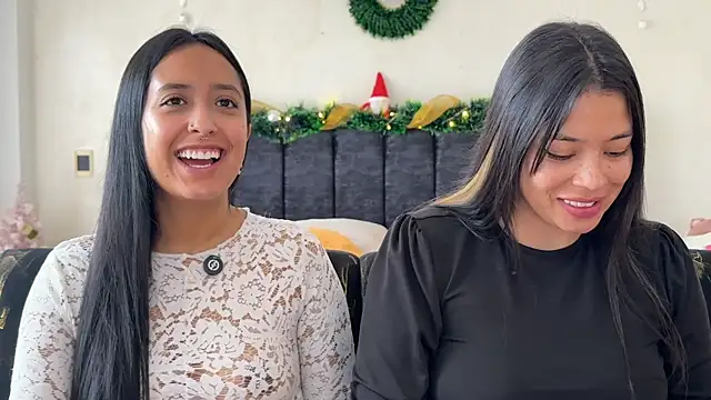 Snapshot of 2SummerLove1 chatting on January 6, 2026, 8:23 pm 2SummerLove1 online show from January 6, 2026, 8:23 pm