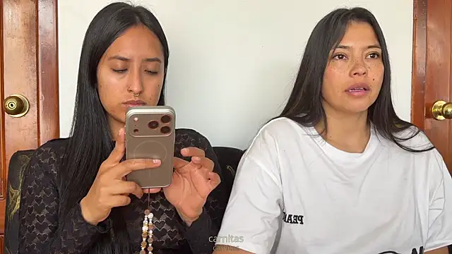 Snapshot of 2SummerLove1 chatting on January 16, 2026, 3:49 pm 2SummerLove1 online show from January 16, 2026, 3:49 pm