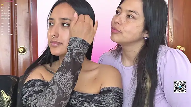 Snapshot of 2SummerLove1 chatting on March 14, 2026, 8:25 pm 2SummerLove1 online show from March 14, 2026, 8:25 pm