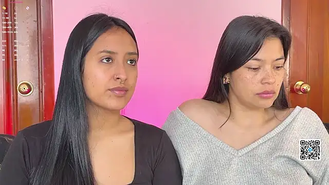 Snapshot of 2SummerLove1 chatting on March 20, 2026, 8:03 pm 2SummerLove1 online show from March 20, 2026, 8:03 pm