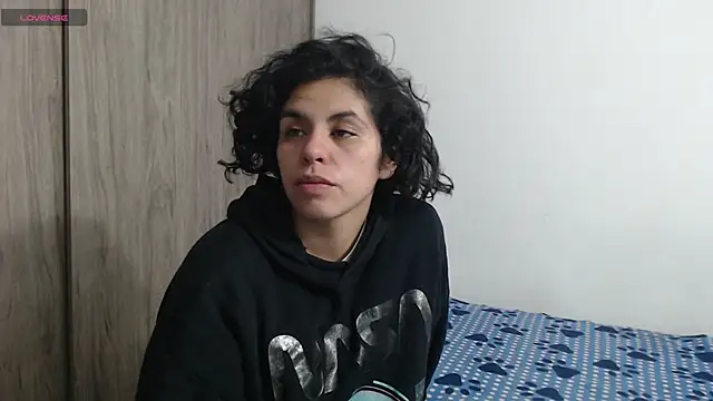 Snapshot of Anne_purple chatting on February 11, 2025, 4:02 pm Anne purple online show from February 11, 2025, 4:02 pm